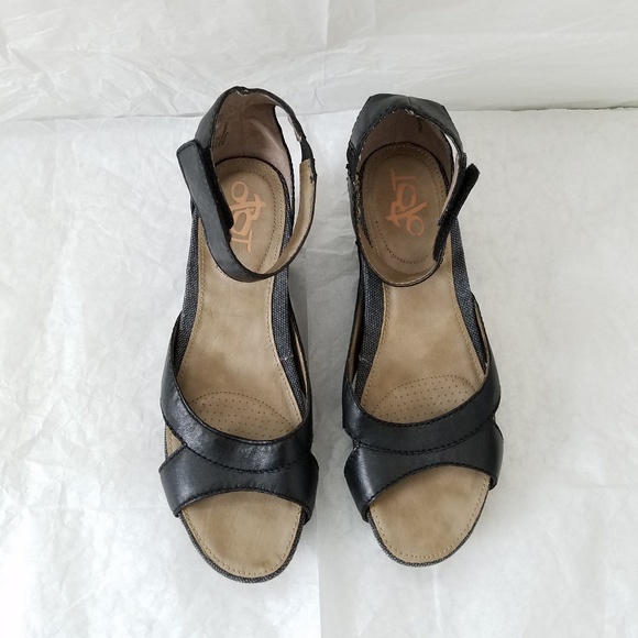 OTBT Hobart Wedge Sandals size 8 M Black Leather - Picture 5 of 7